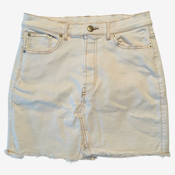 Olivaceous - White Denim Mini Skirt Raw Hem Contrast Stitch Medium - Picture 3 of 12